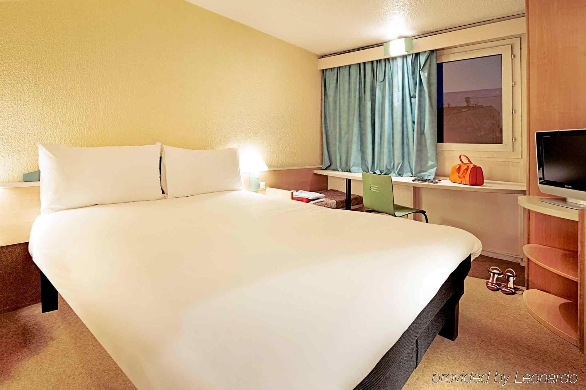 Ibis Lannion Hotel Exterior foto