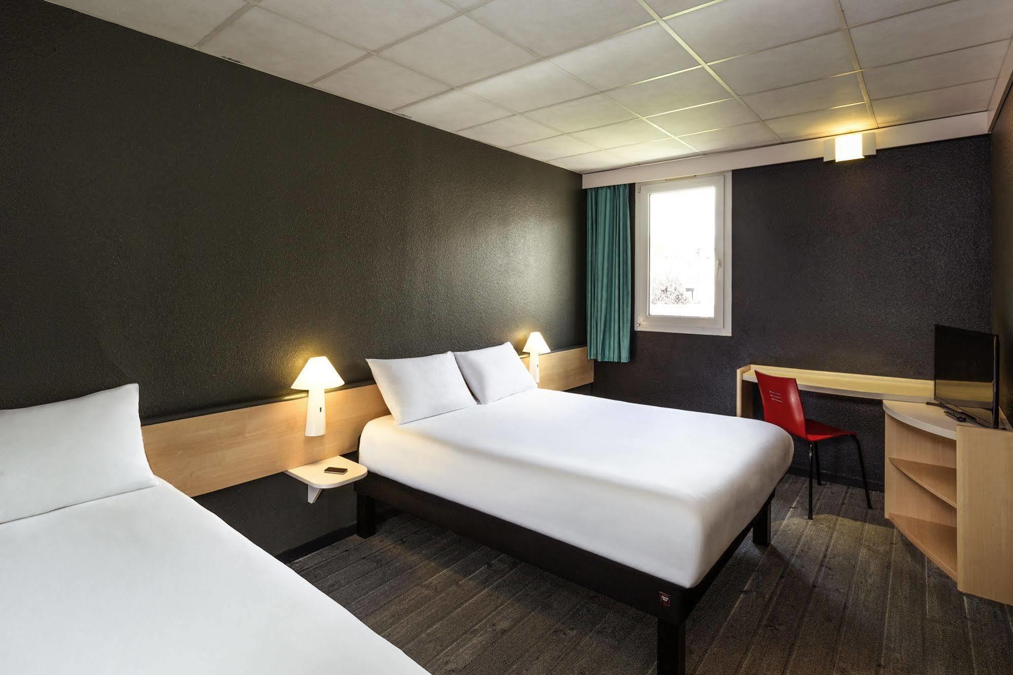 Ibis Lannion Hotel Exterior foto
