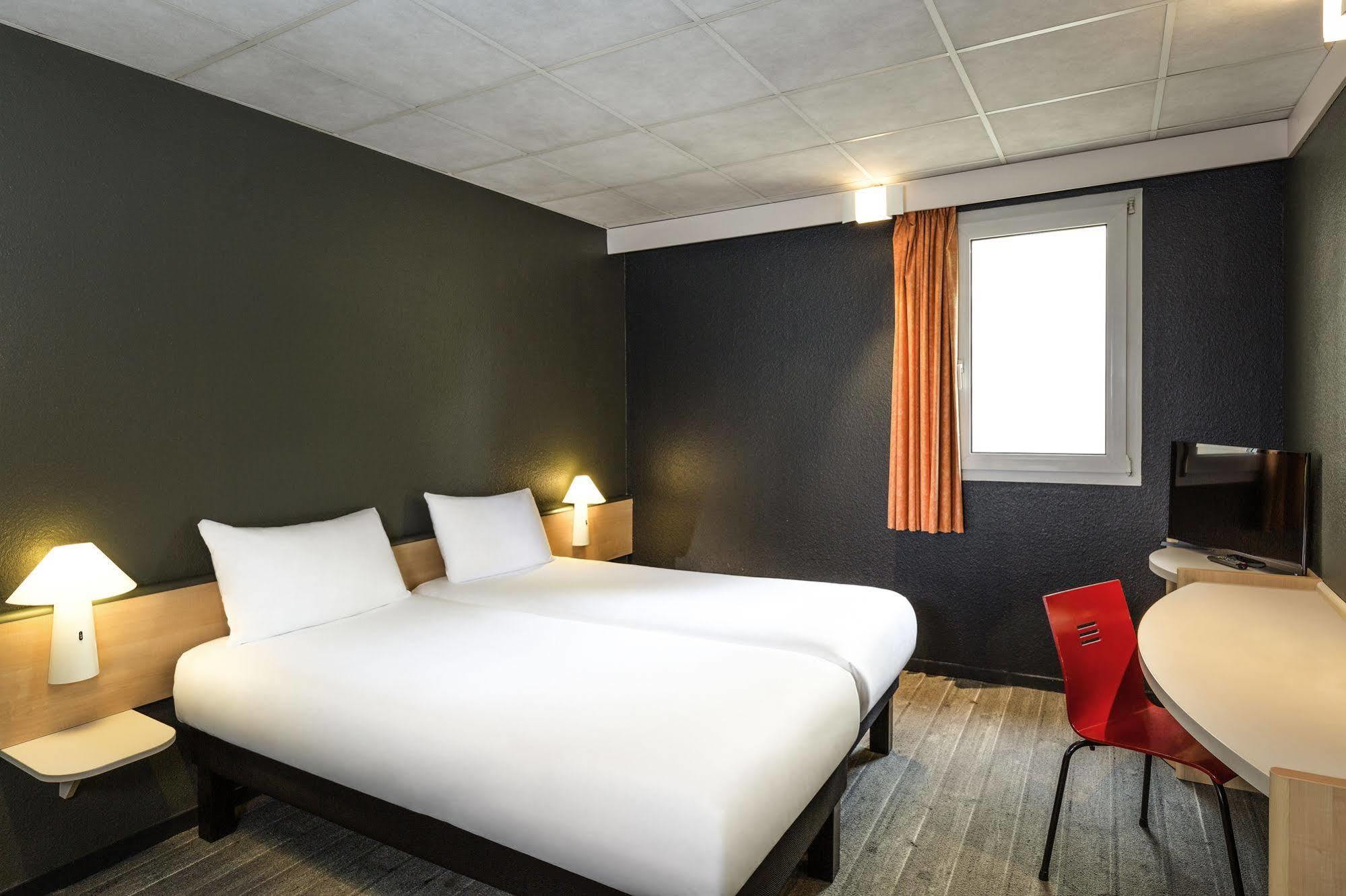 Ibis Lannion Hotel Exterior foto